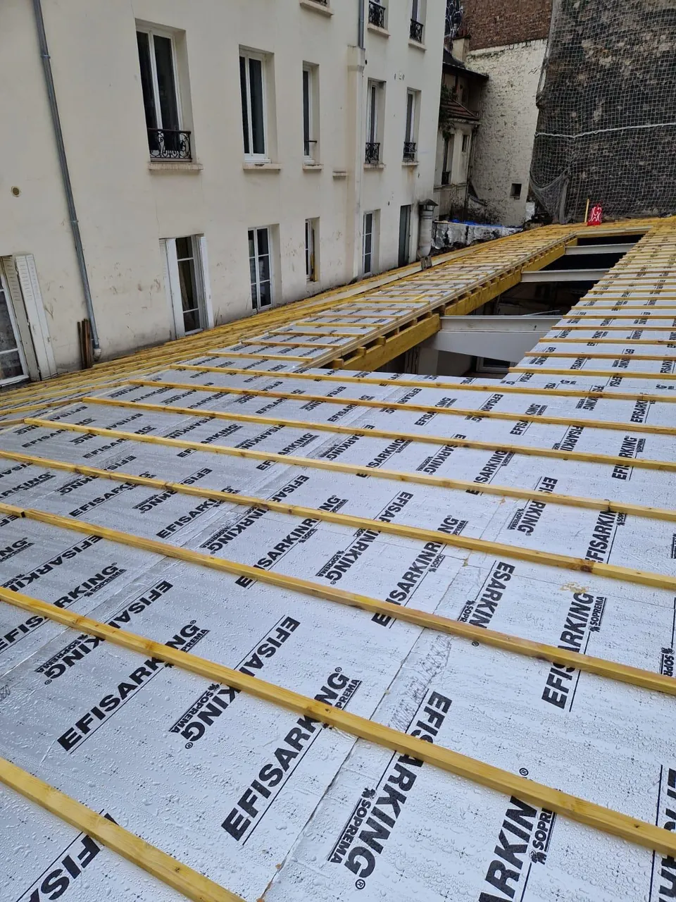 Écran sous-toiture posé lors d'une réfection de toiture